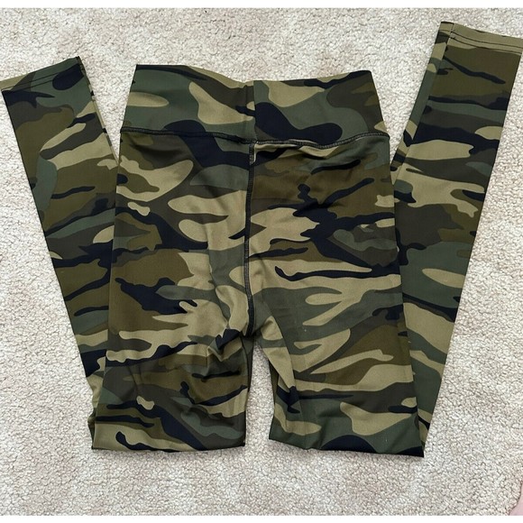 NWT Women`s New Mix S/M CAMOUFLAGE PRINT Stretch Activewear Leggings 24X28 - Picture 2 of 4